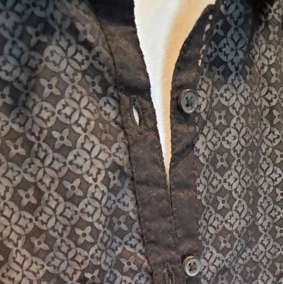 Button front blouse - Picture 2 of 3